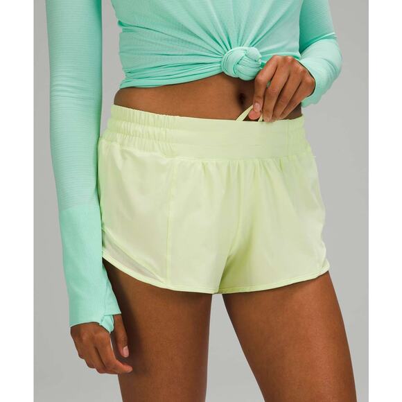 Lululemon Hotty Hot Short LR Short 2.5" Size 6 Green NWT - Picture 3 of 8